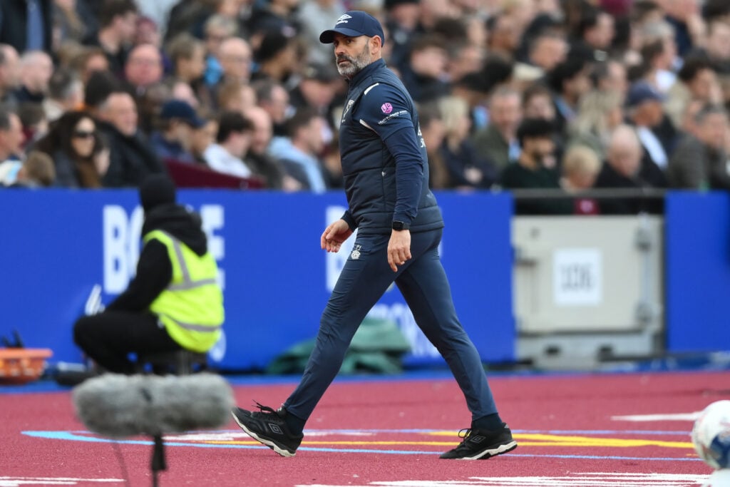 Report: What Paco Jemez was saying to Pablo before extra-time in West Ham vs Leeds Report: What Paco Jemez was saying to Pablo before extra-time in West Ham vs Leeds