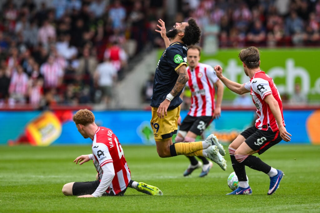 Pablo Felipe slammed by West Ham fans as doubts grow after Brentford defeat