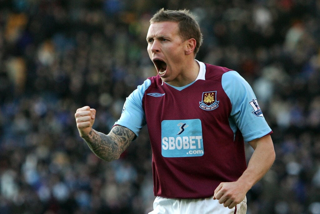 Craig Bellamy could give Nuno a major worry with U-turn after West Ham links Craig Bellamy could give Nuno a major worry with U-turn after West Ham links